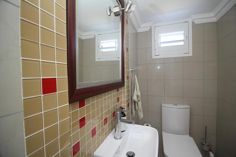 8 Bedroom Property for Sale in Reebok Western Cape